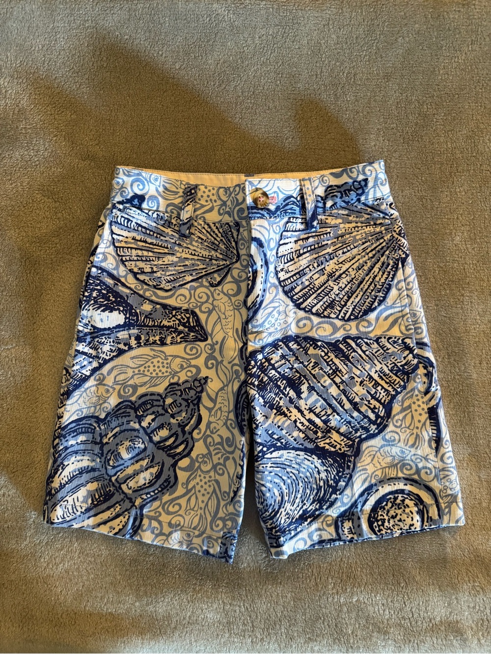 Lilly Pulitzer White Shorts with Blue Shell Print